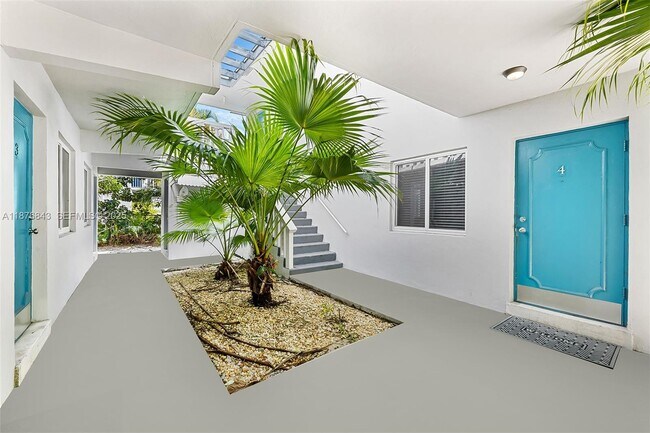 Building Photo - 2616 NE 14th Ave