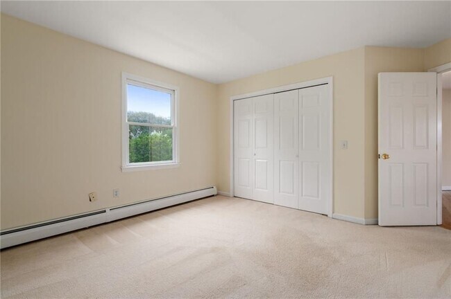 Building Photo - 43 Blue Grass Drive