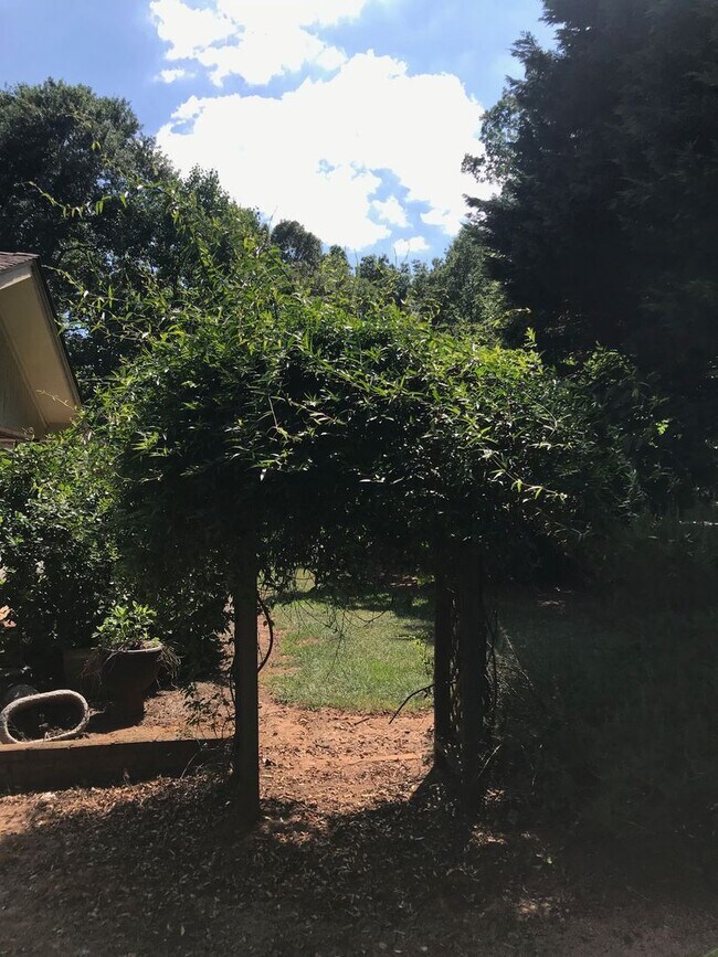 Building Photo - Charming 3BR Home Near Normaltown with Covered Porch & Hardwood Floors