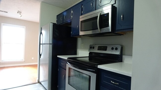 Building Photo - 1062 Shadow Ridge Ave