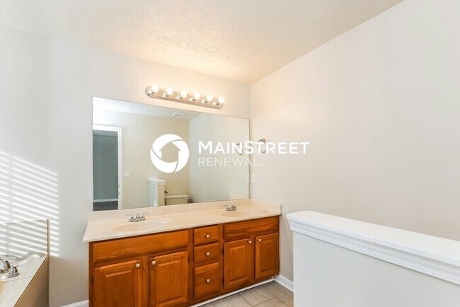 Building Photo - 4 Bedroom Pet-Friendly Home in JONESBORO, GA with Main Street Renewal