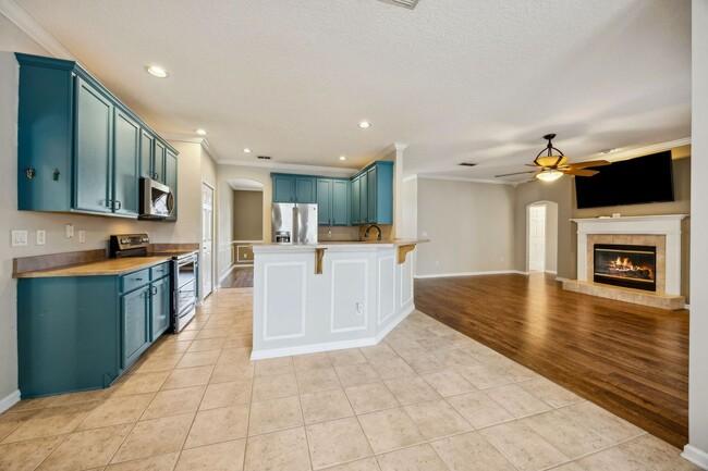 Building Photo - Spacious 4-Bedroom Home in Meadowfield with Fenced Yard