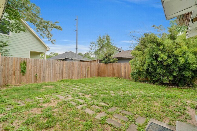 Building Photo - 1109 Gargan St