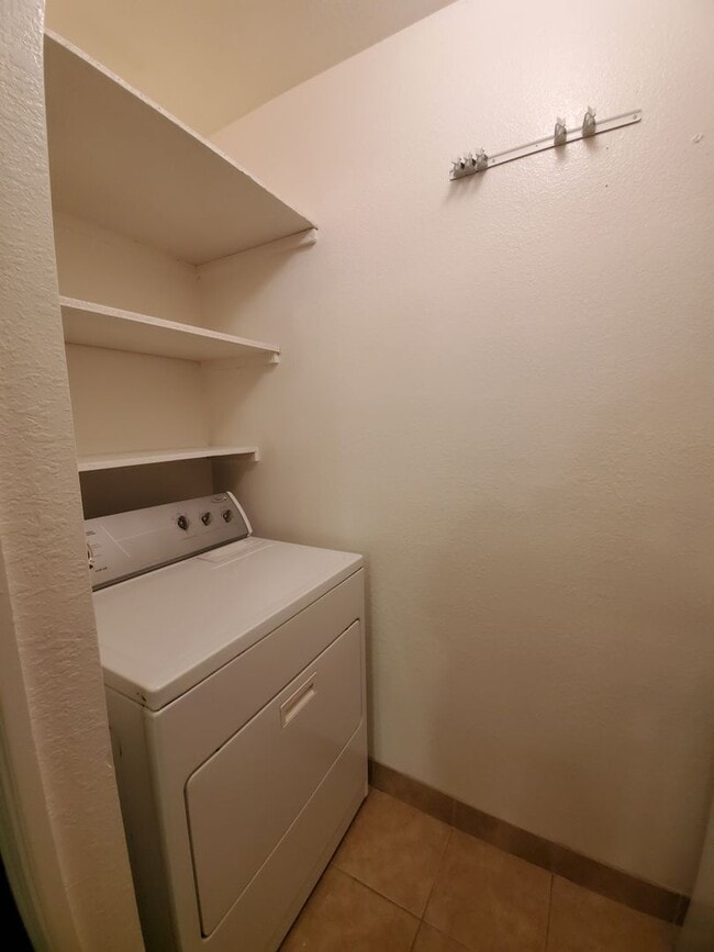 Building Photo - Ground level 2 bed/2 bath condo- Guadalupe & Country Club