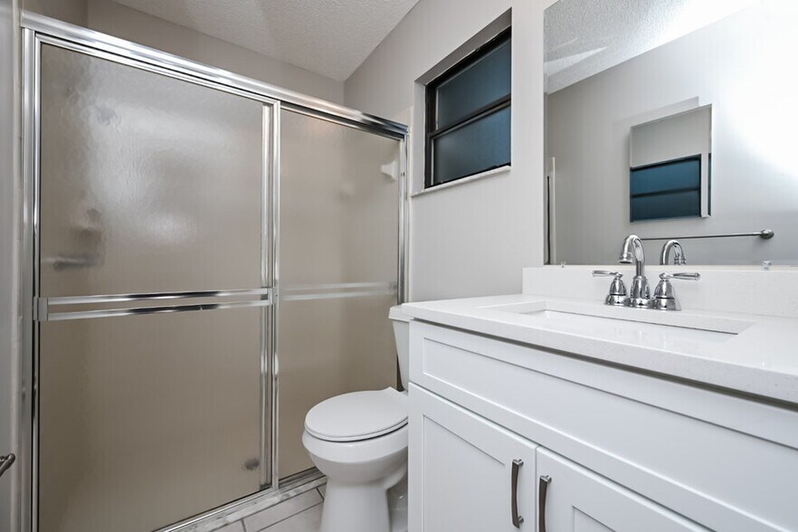 Building Photo - 9136 Lometa Ln