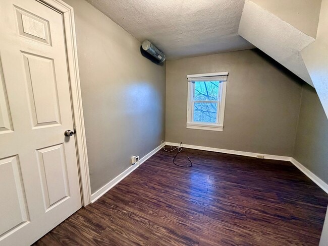 Building Photo - 19 Kosciusko Way