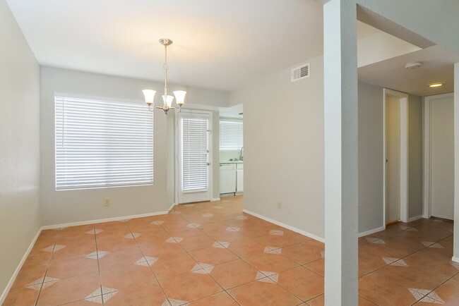 Building Photo - 108 Spinnaker Dr