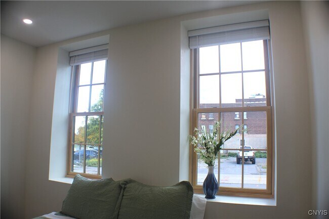 Building Photo - 110 Hotel St