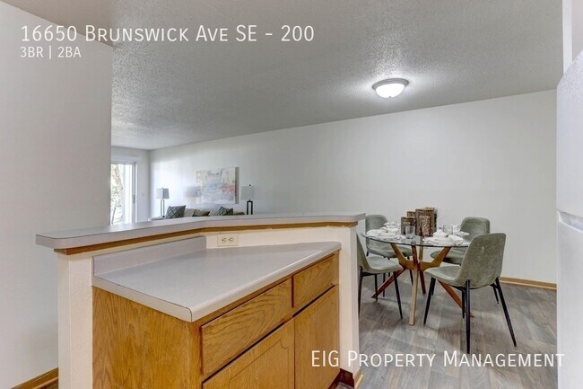Building Photo - 16650 Brunswick Ave SE