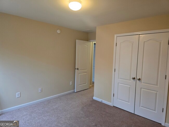 Building Photo - 1313 Stone Bay Dr SW