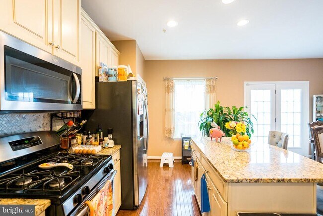 Building Photo - 7855 Port Capital Dr