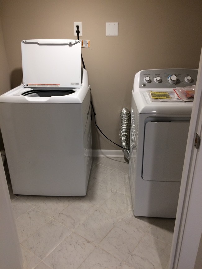 Building Photo - 8329 Pritchard Pl