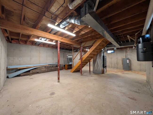 Building Photo - 434 Main St