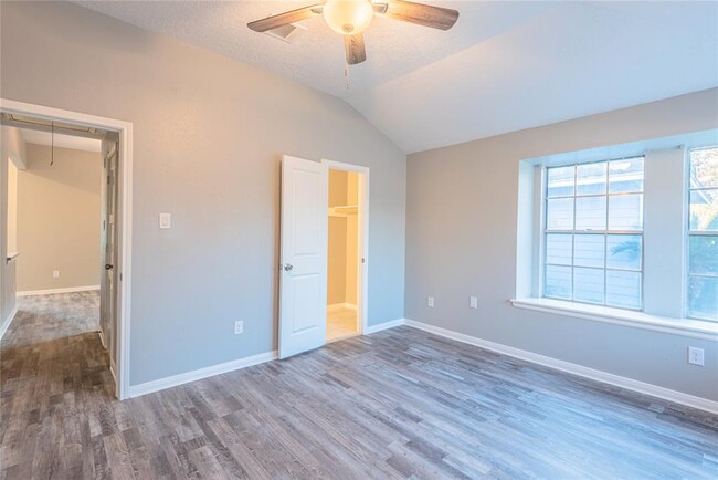 Building Photo - 9111 Goodmeadow Dr