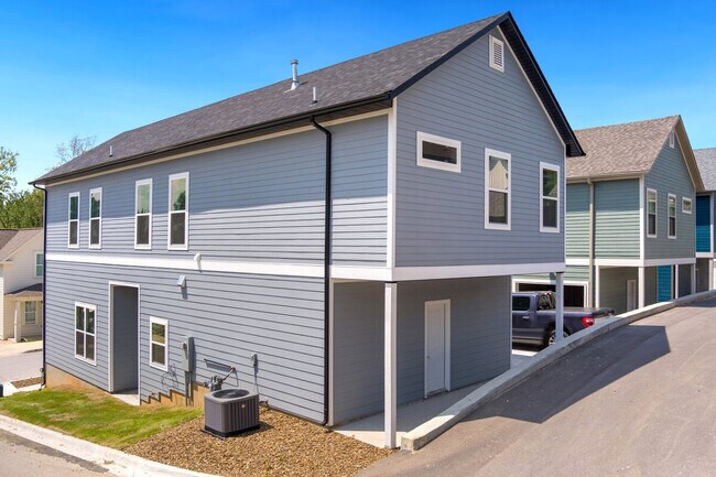 Building Photo - 158 E South St