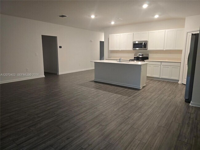 Building Photo - 16731 NW 144 St