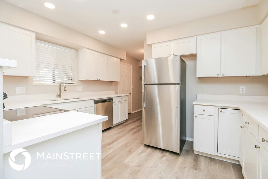 Building Photo - 842 S Revolta Cir