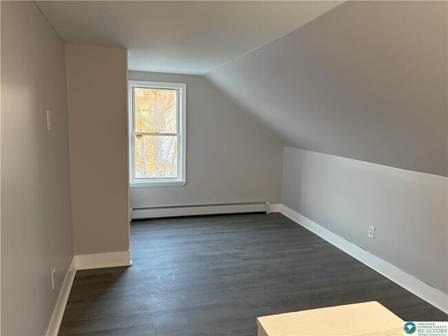 Building Photo - 404 Mahoning St