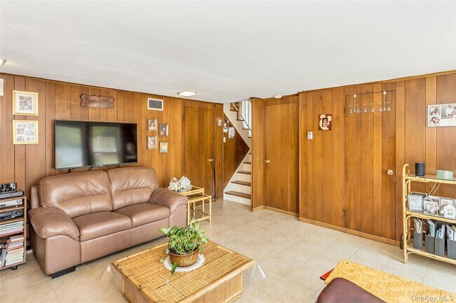 Building Photo - 76 Robby Ln