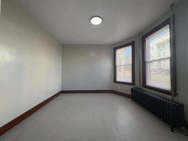 Building Photo - 77 Birch St