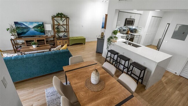 Building Photo - 3245 NE 184th St