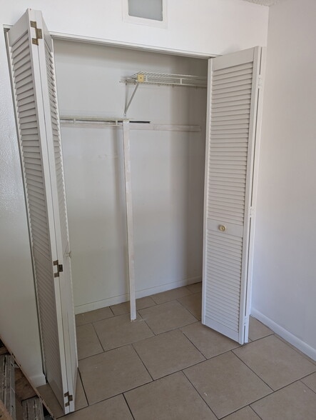 Building Photo - 555 Aster Ct