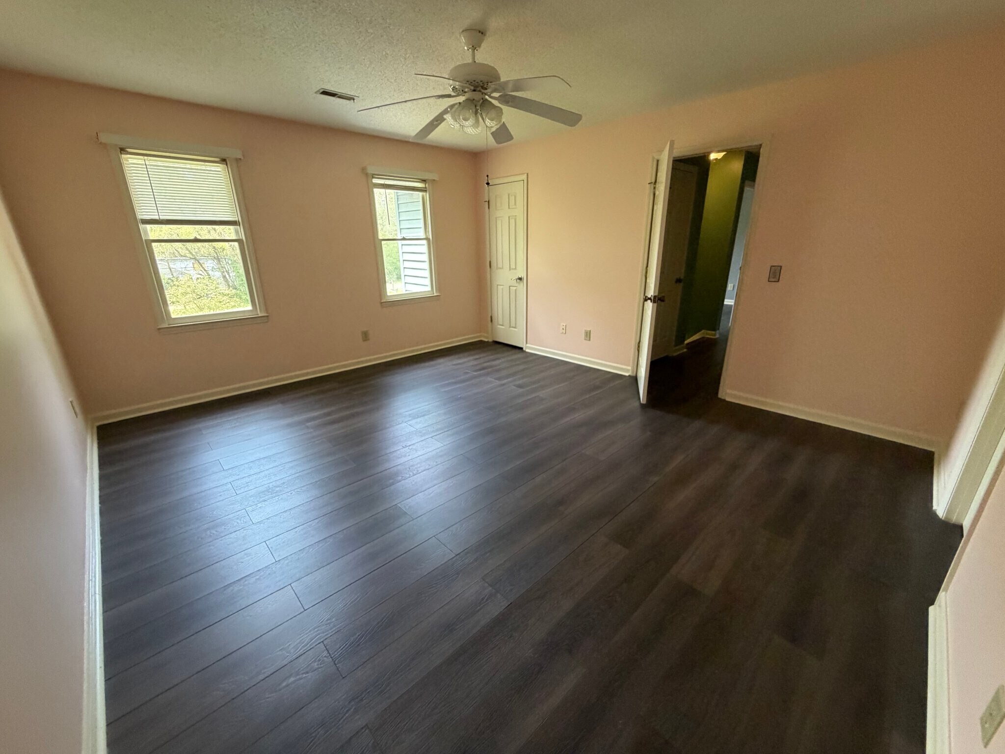 Building Photo - 3246 Woodside Ave