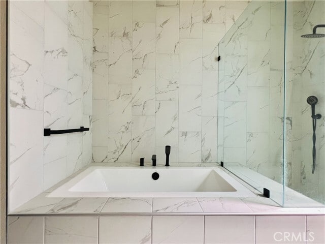 Building Photo - 415 W Duarte Rd