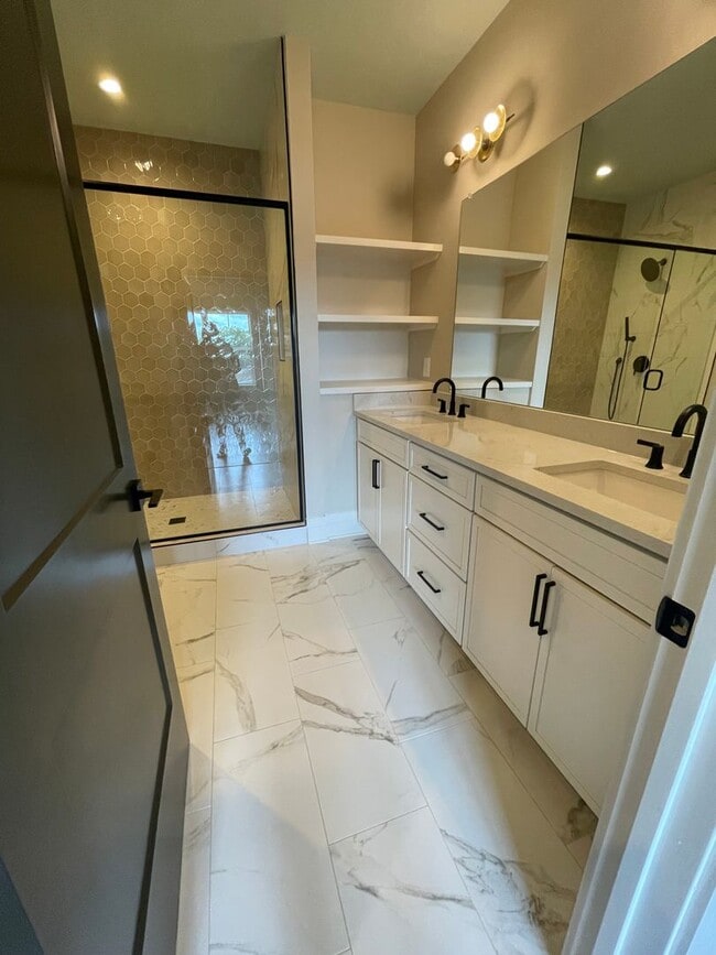 Building Photo - 1086 Noble Lp