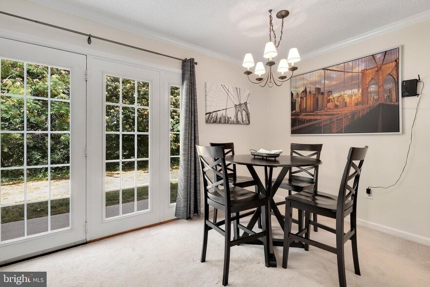 Dining area - 15520 Horseshoe Ln