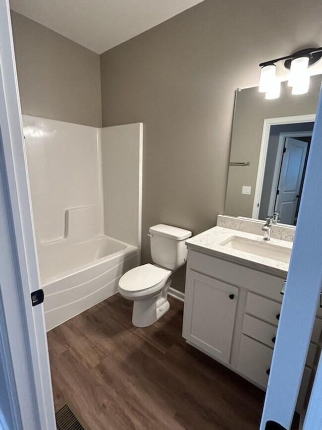 Building Photo - Modern Comfort Meets Effortless Living at ...