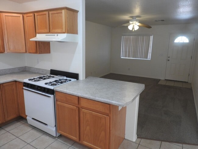 Building Photo - K-1022