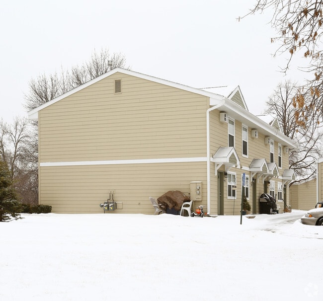 Primary Photo - Cliff Hill Townhouses