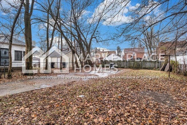 Building Photo - 15411 Mansfield St