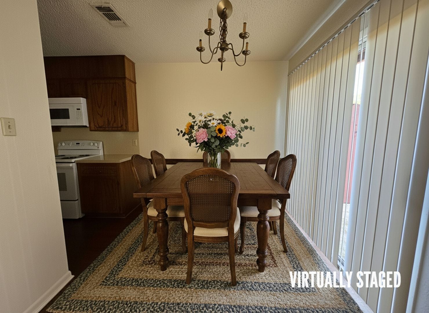 Building Photo - 3002 Chaucer Dr