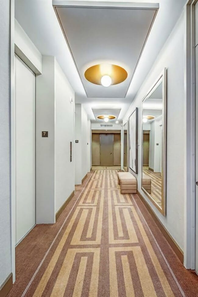 Building Photo - 2575 Peachtree Rd NE