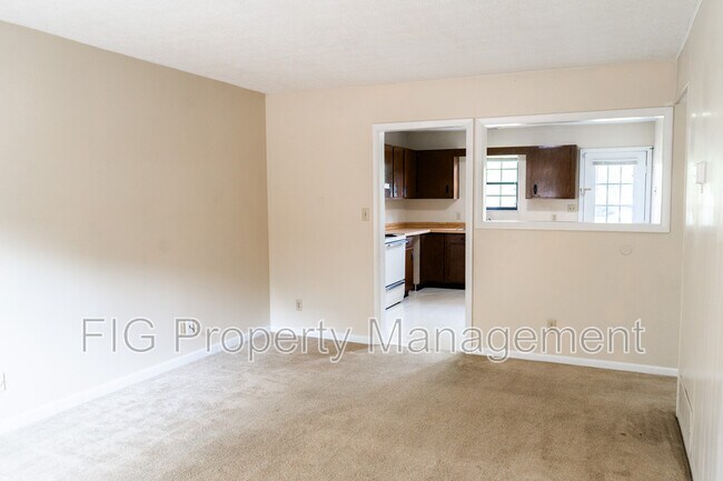 Building Photo - 1828 Lively Rd