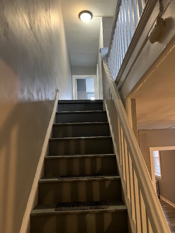 Building Photo - 6322 Regent St