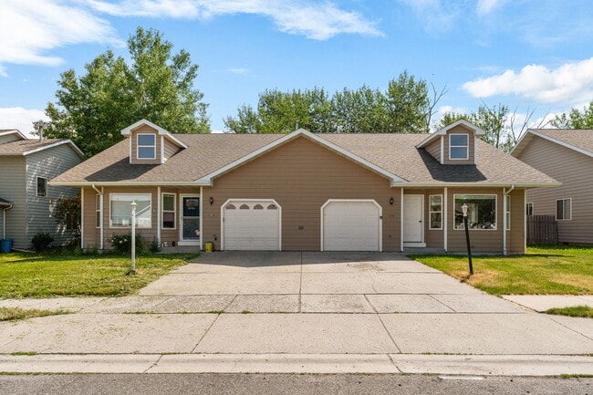 Building Photo - 306 Golden Valley Dr