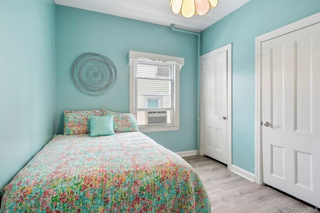 Building Photo - 110 Gleneida Ave