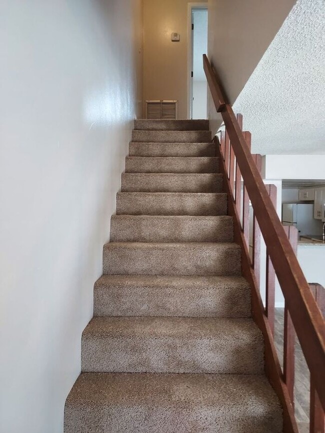Building Photo - Townhouse located near UCF - 2 Bed / 1.5 Bath