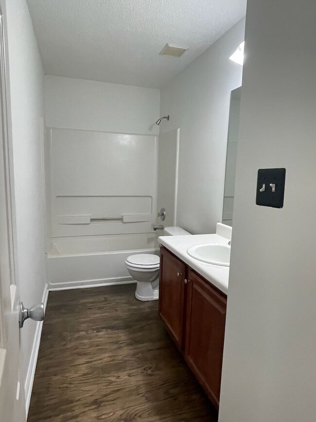 Building Photo - Renovated, Affordable Townhouse in College Park
