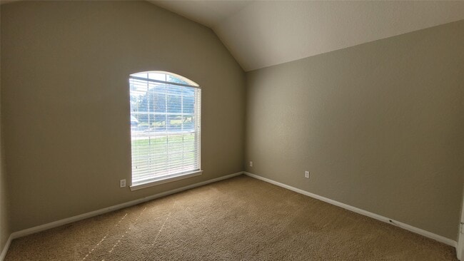 Building Photo - 3825 Evergreen Way