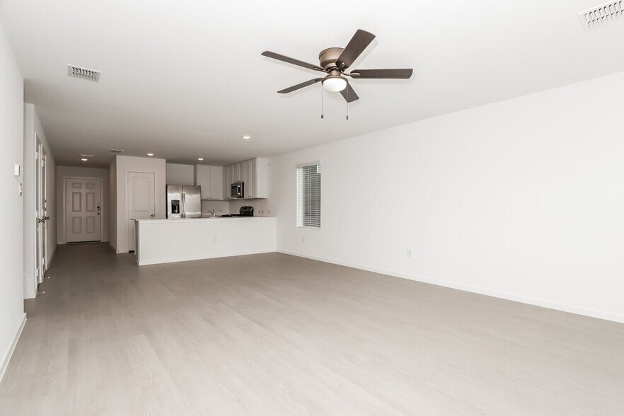 Building Photo - 261 Amy Frances Dr