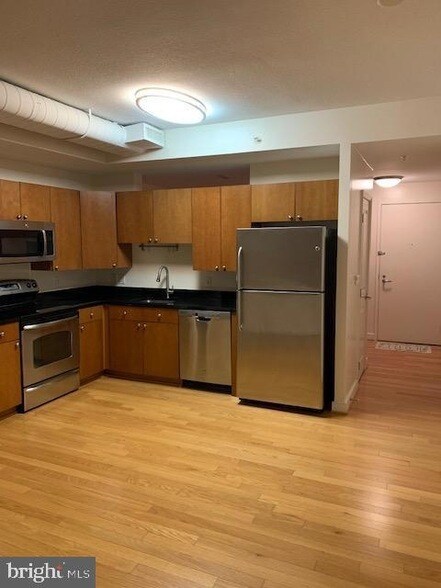 Building Photo - 155 Potomac Passage
