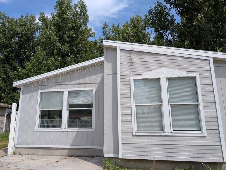 Primary Photo - 1144 W Aspen Park Cir