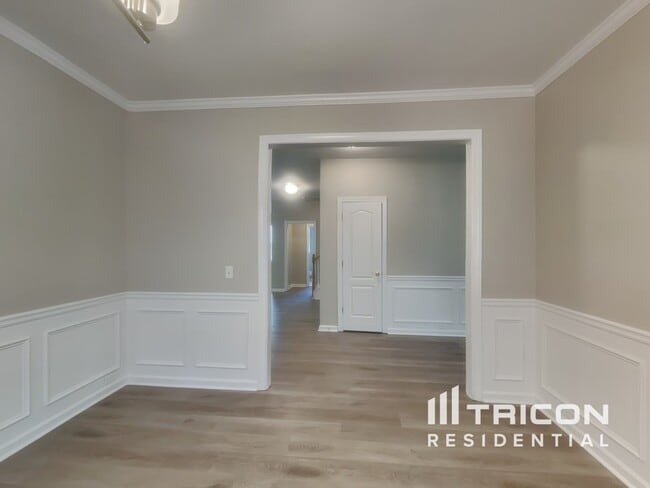 Building Photo - 5371 Lakerock Dr SW