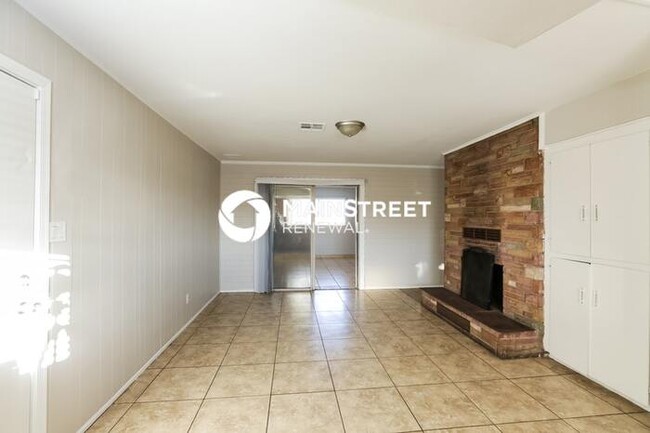 Building Photo - 5514 W Monterosa St