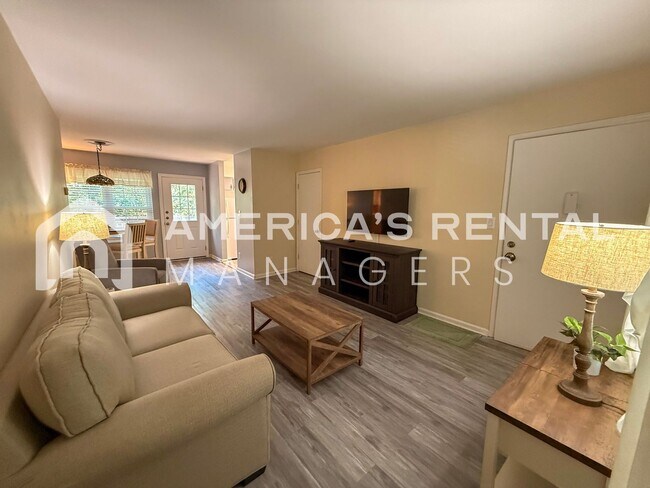 Building Photo - Fantastic 1 Bedroom, 1 Bath Condo for Rent...