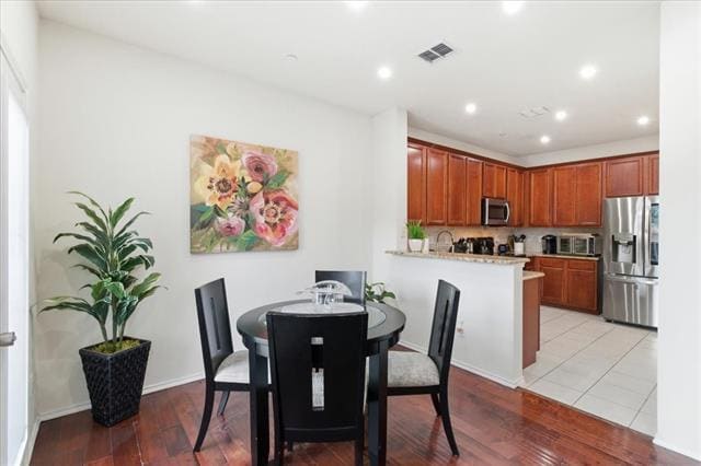 Building Photo - 7237 Rembrandt Dr